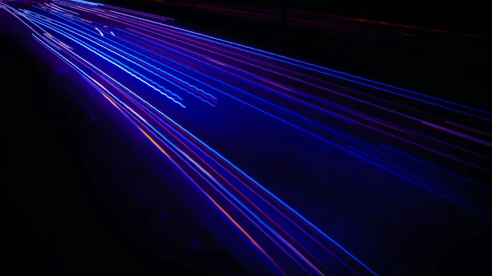 Univers visuel officiel de la technologie Plexr Plus