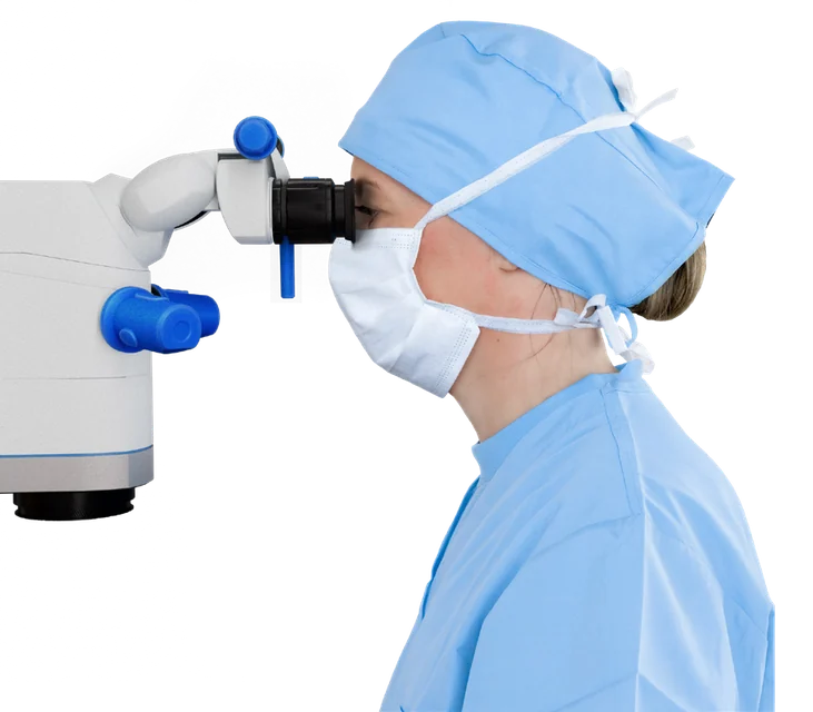 METIS 900 surgeon ergonomics documented by Haag-Streit