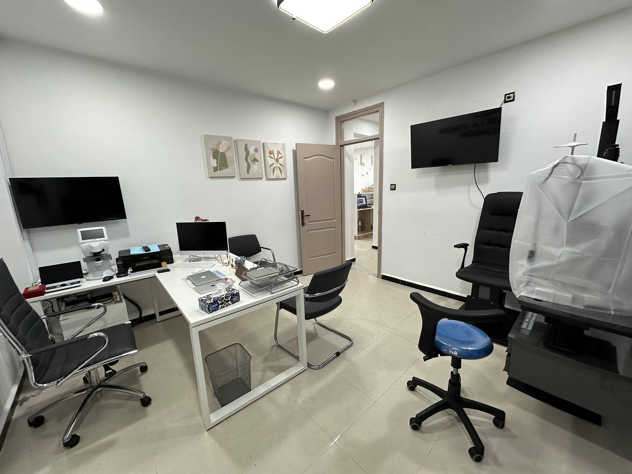 Centre Al Roya — salle de consultation vide. Photo : Mohammed Djabou.