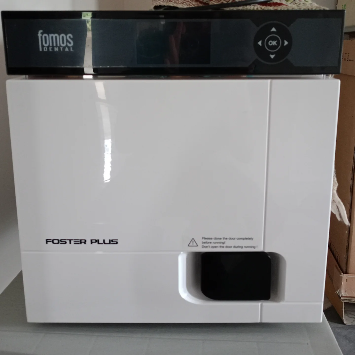 Autoclave présenté dans le cabinet du Dr Anis Boukharouba