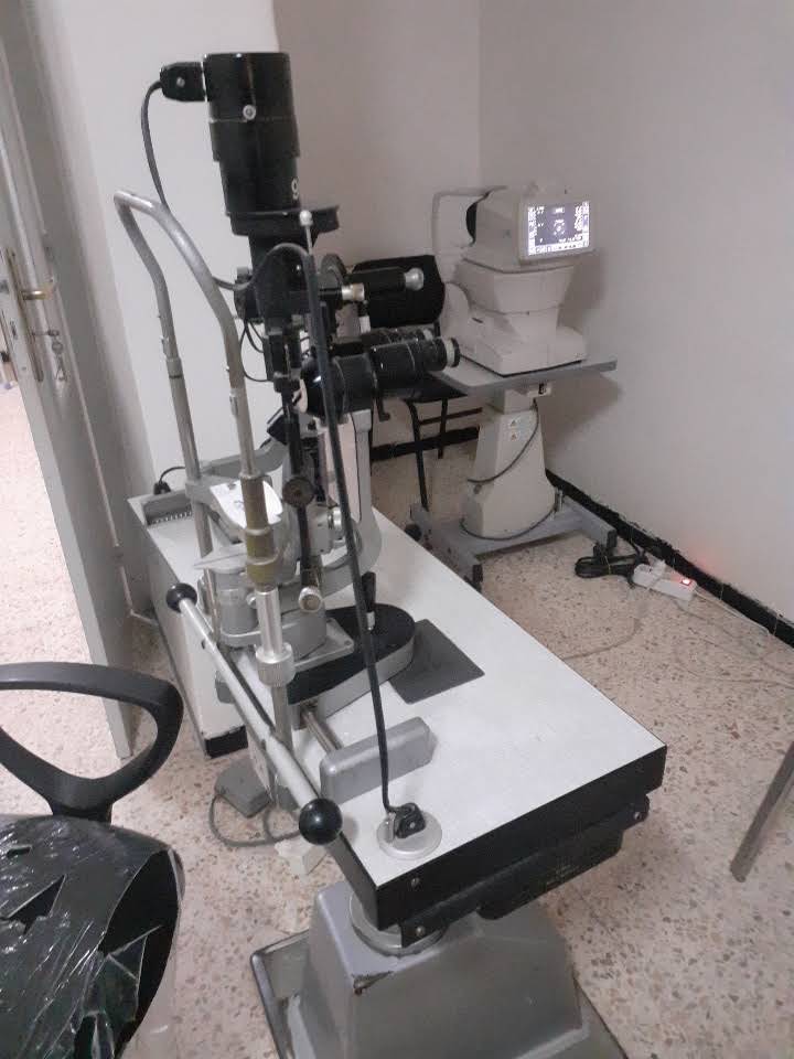 Salle de consultation du cabinet du Dr Hamedi — photographie du propriétaire datée de mars 2025